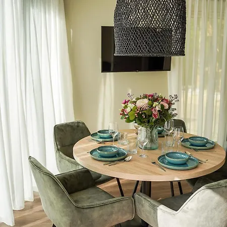 | 4 Personen * Wekerom